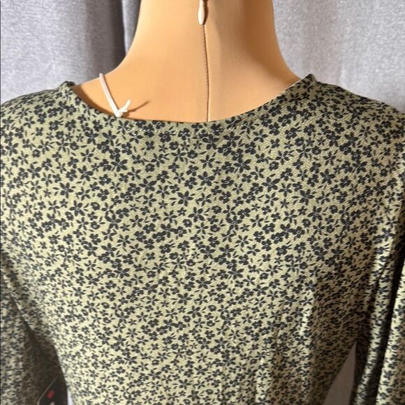 Women's Floral Dress - Black and Green - Picture 10 of 14